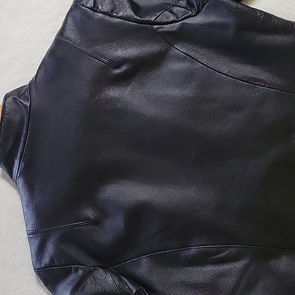 VINTAGE GENUINE LEATHER JACKET - Picture 6 of 16